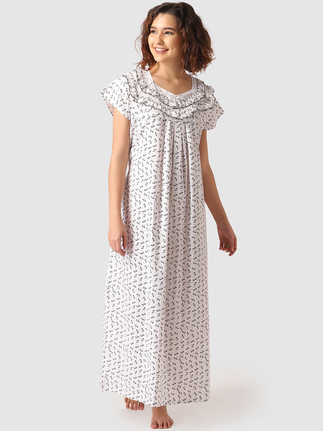 

Vemante White & Black Floral Print Nightdress