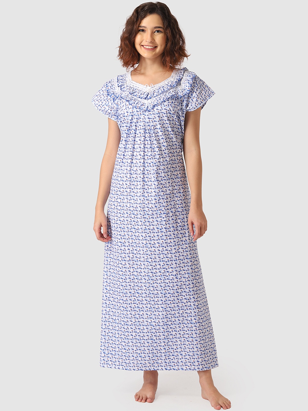 

Vemante White & Blue Floral Print Nightdress