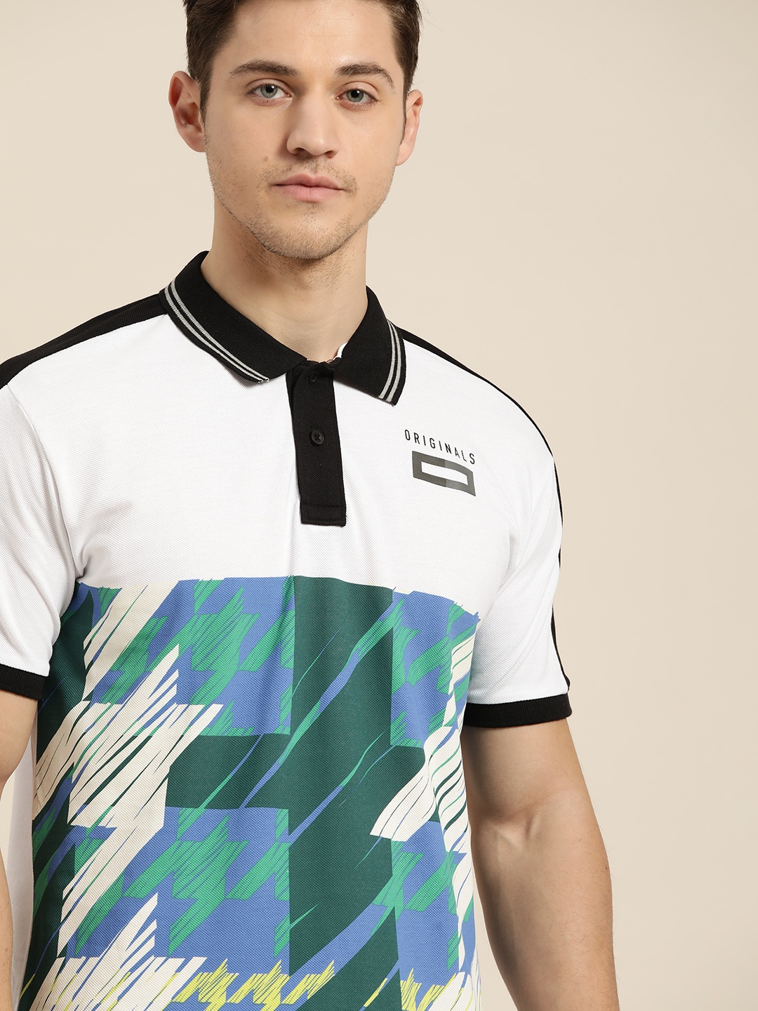 

Moda Rapido Men White & Green Pure Cotton Geometric Print Polo Collar T-shirt