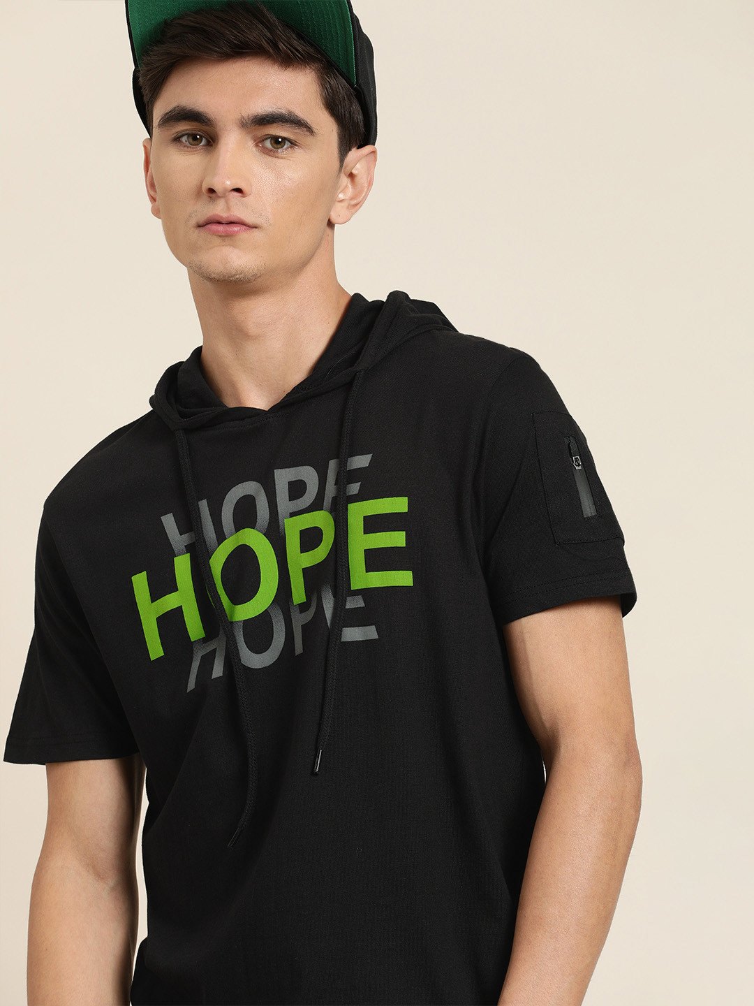 

Moda Rapido Men Black Printed Hooded T-shirt