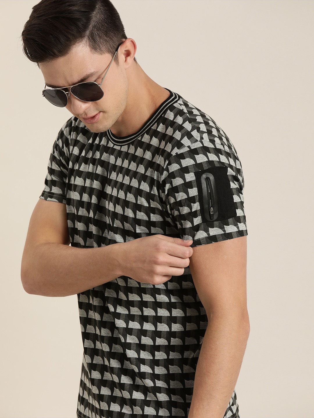 

Moda Rapido Men Charcoal Printed Round Neck T-shirt