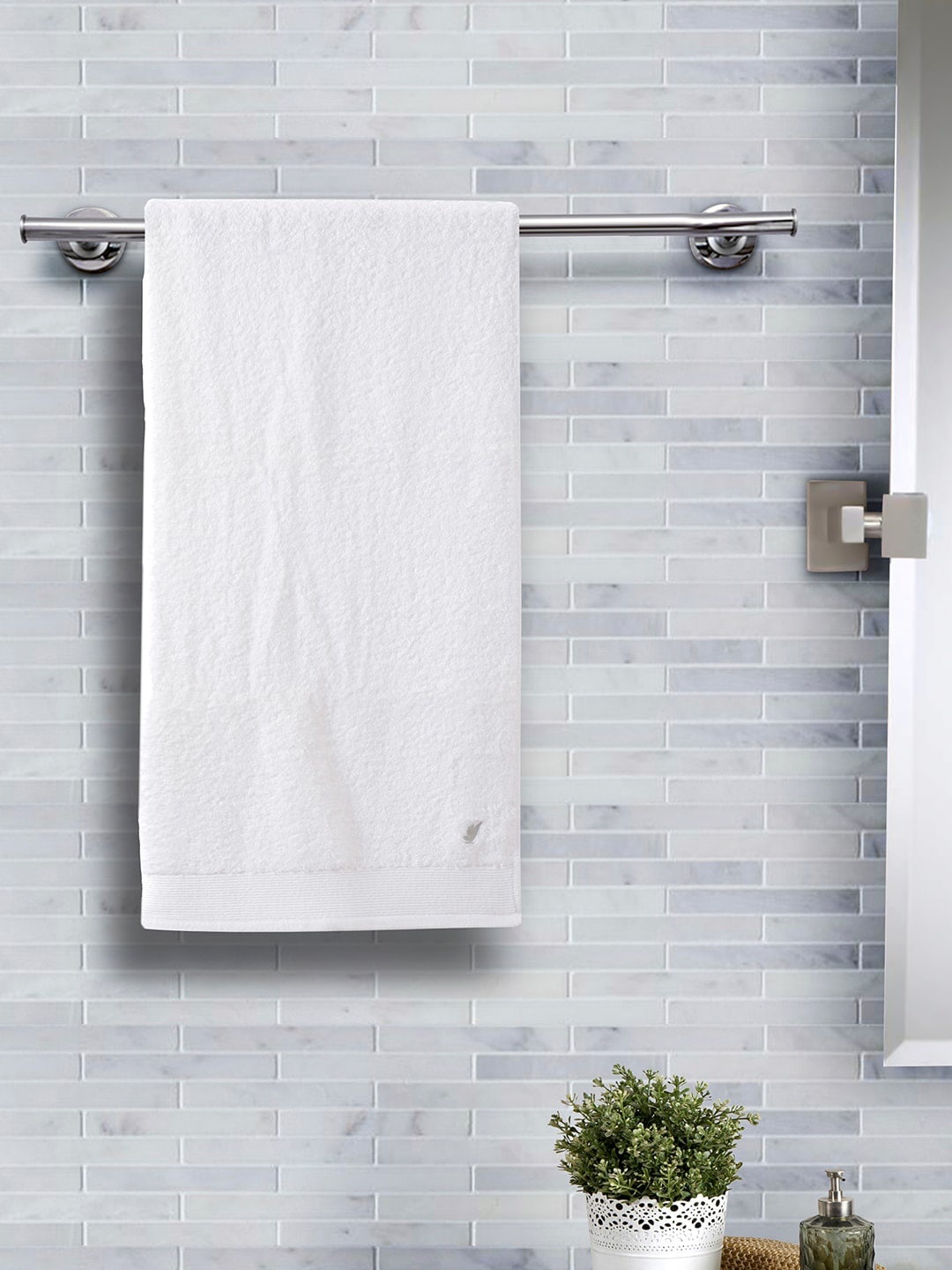 

MASPAR Unisex White Solid 550 GSM Large Bath Towel