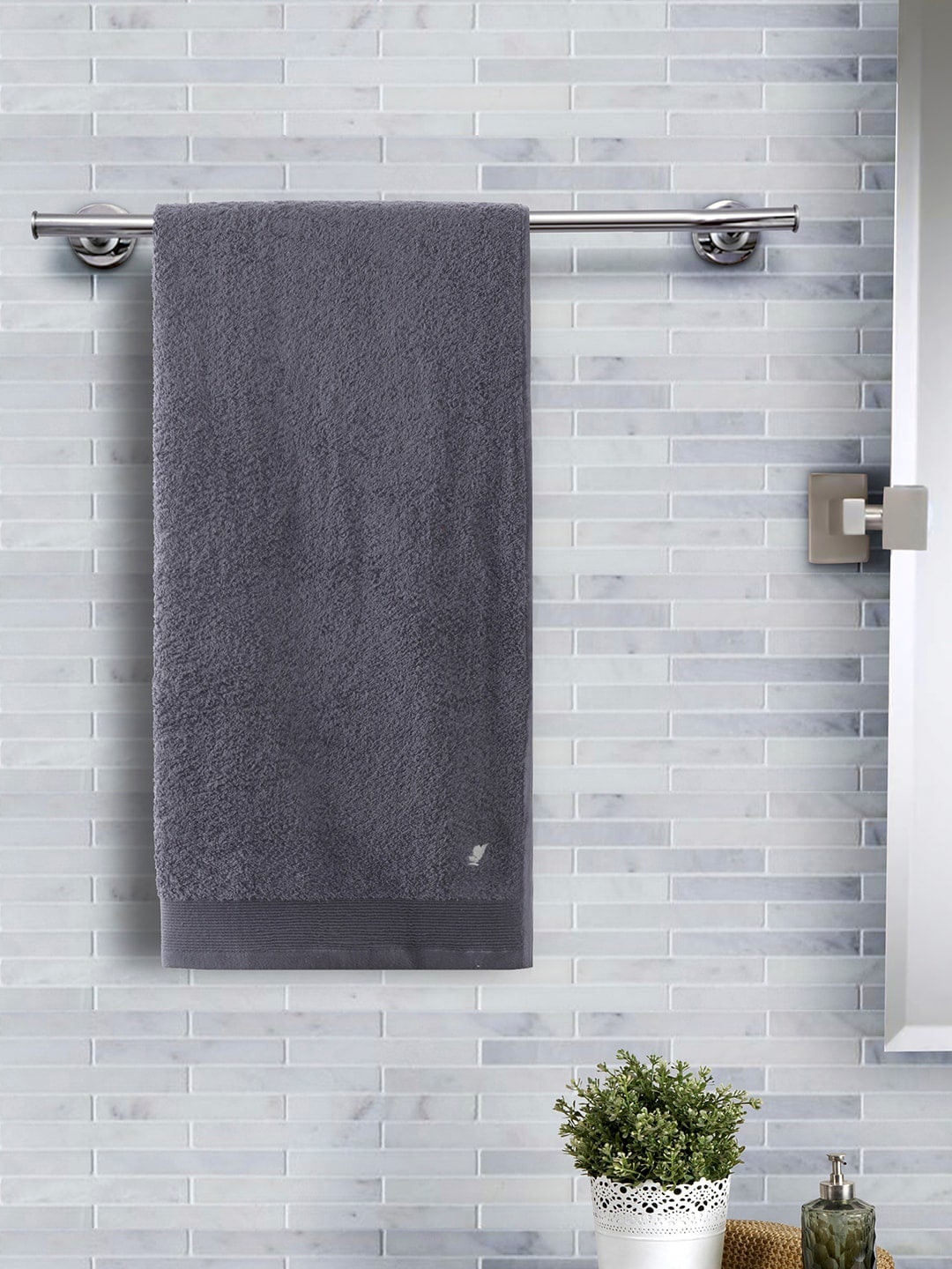 

MASPAR Unisex Grey Solid 550 GSM Large Bath Towel