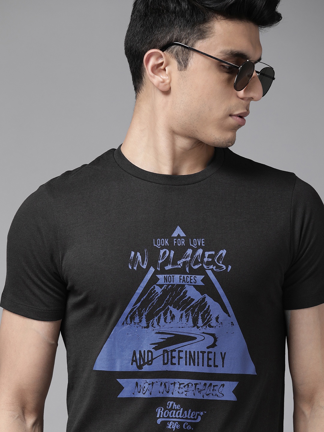 

Roadster Men Black & Blue Printed Round Neck T-shirt