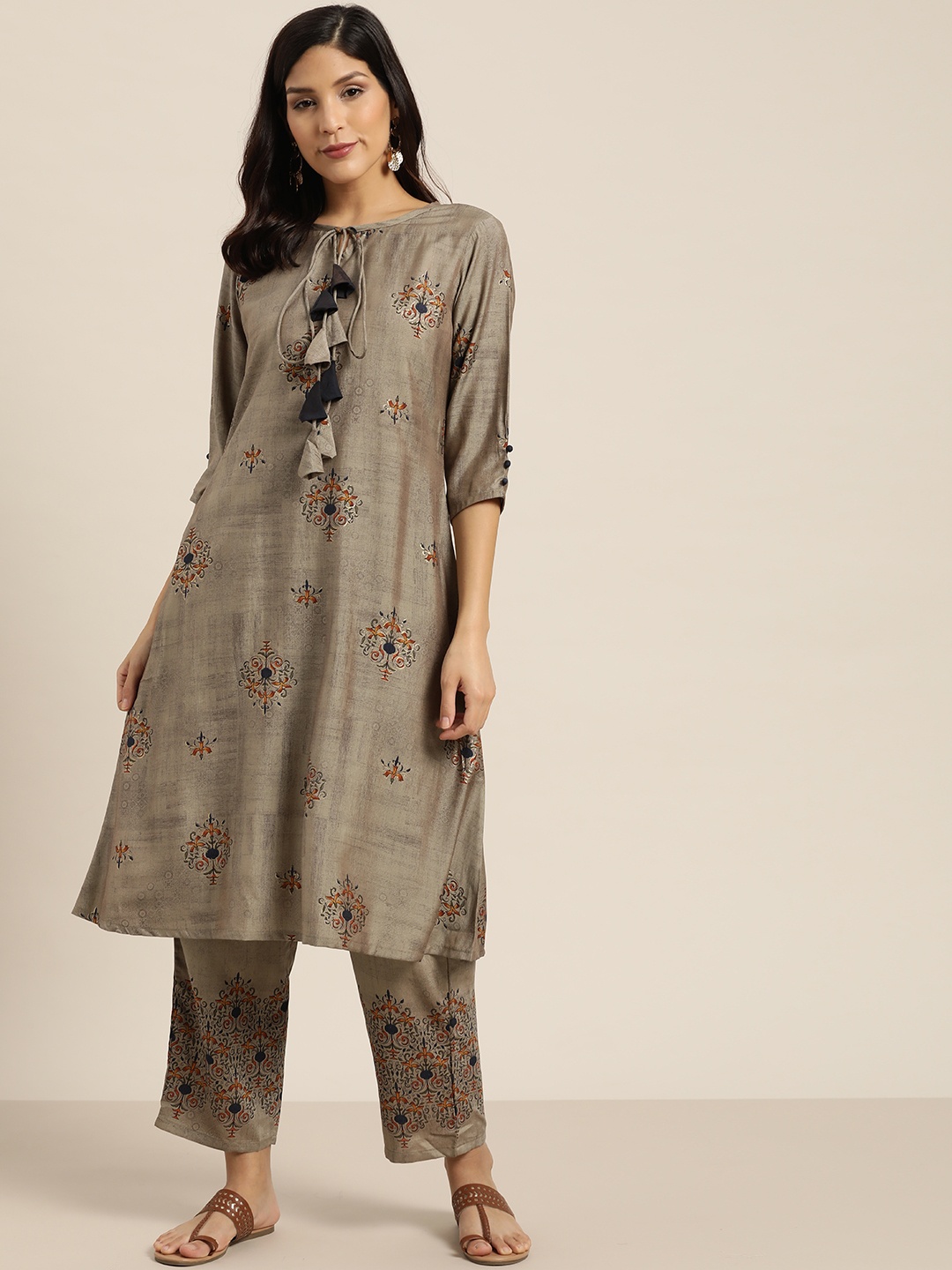

Sangria Women Grey & Navy Blue Foil Print Kurta with Trousers