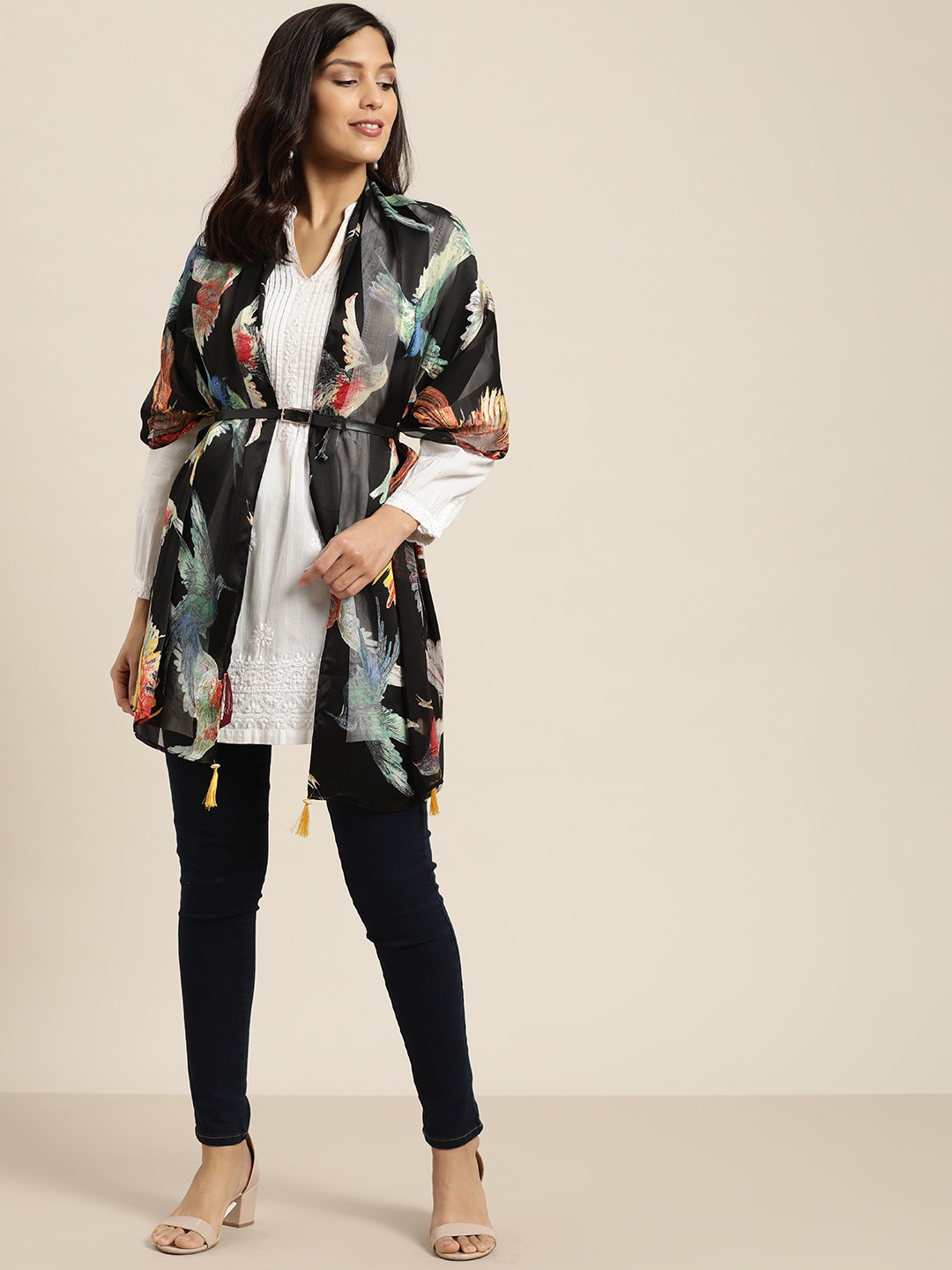 

Sangria Women Black and Blue Quikry Print Stole