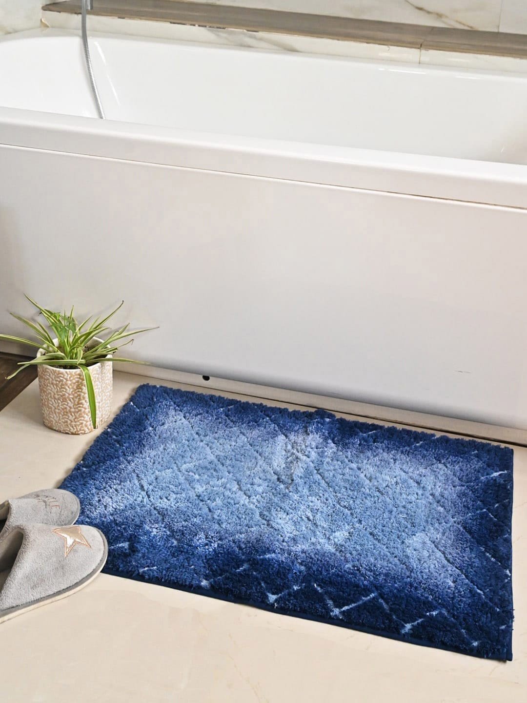 

AVI Living Unisex Blue Diamond Ombre 2000 GSM Anti Slip Bath Mat