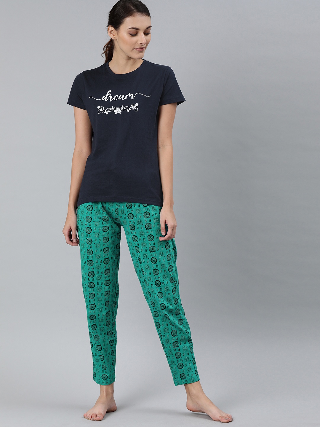 

Enviously Young Women Navy Blue & Green Floral Printed Night suit