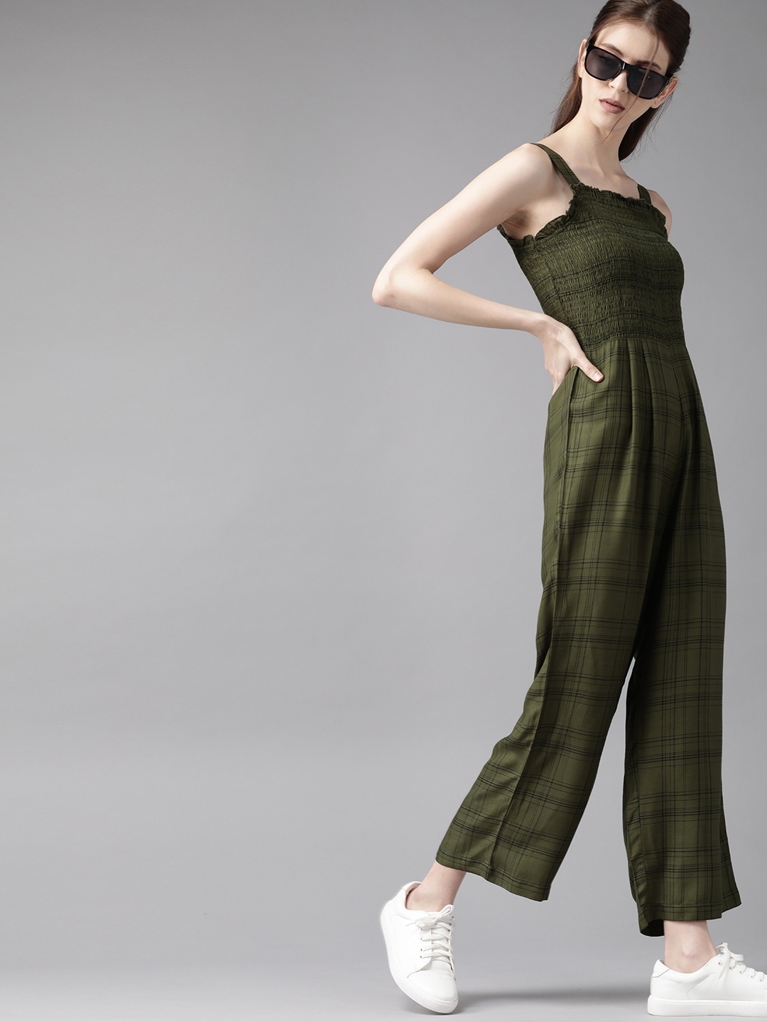 

Roadster Women Olive Green & Black Self-Checked Cropped Basic Jumpsuit