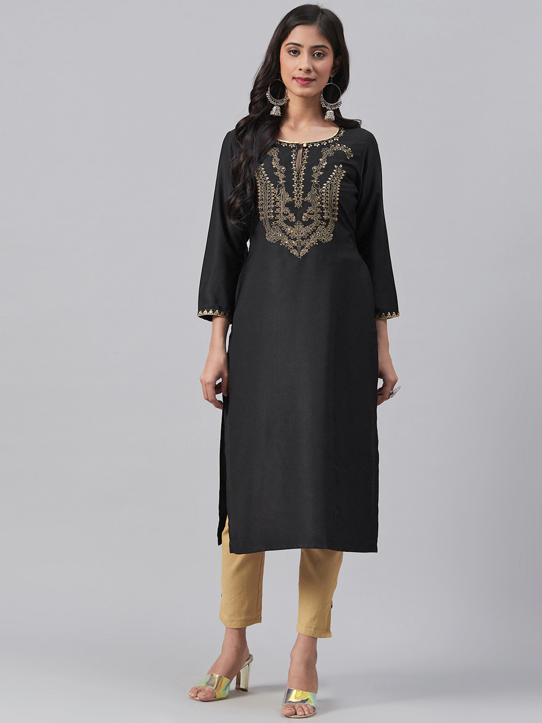 

AHIKA Women Black & Golden Embroidered Woven Design Straight Kurta
