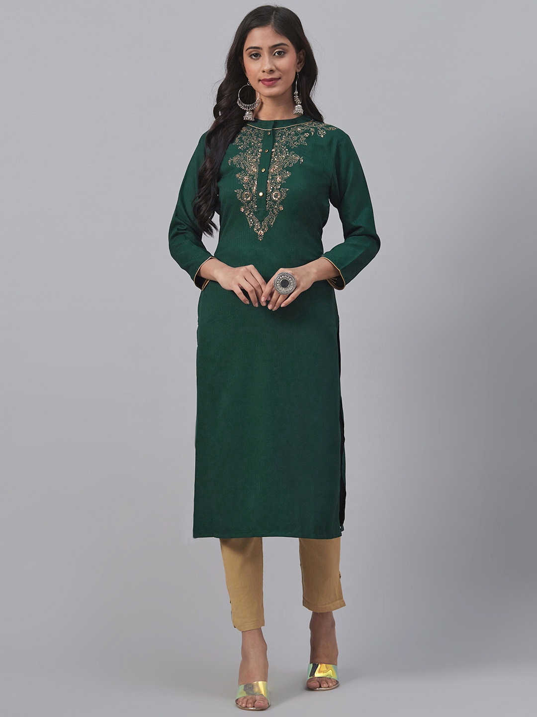 

AHIKA Women Green Embroidered Straight Kurta