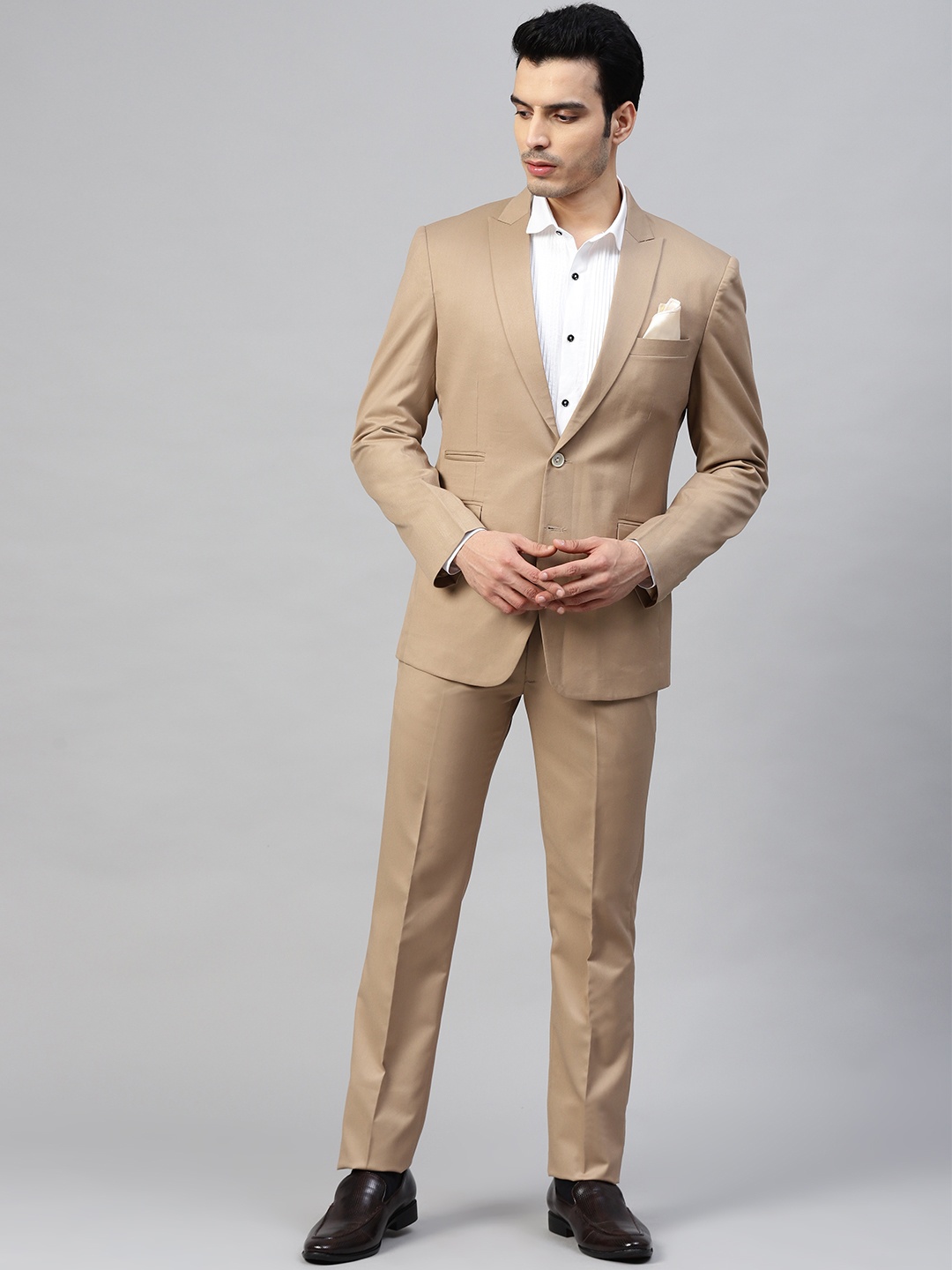 

MANQ Men Beige Solid Slim Fit Formal Single Breasted Suit