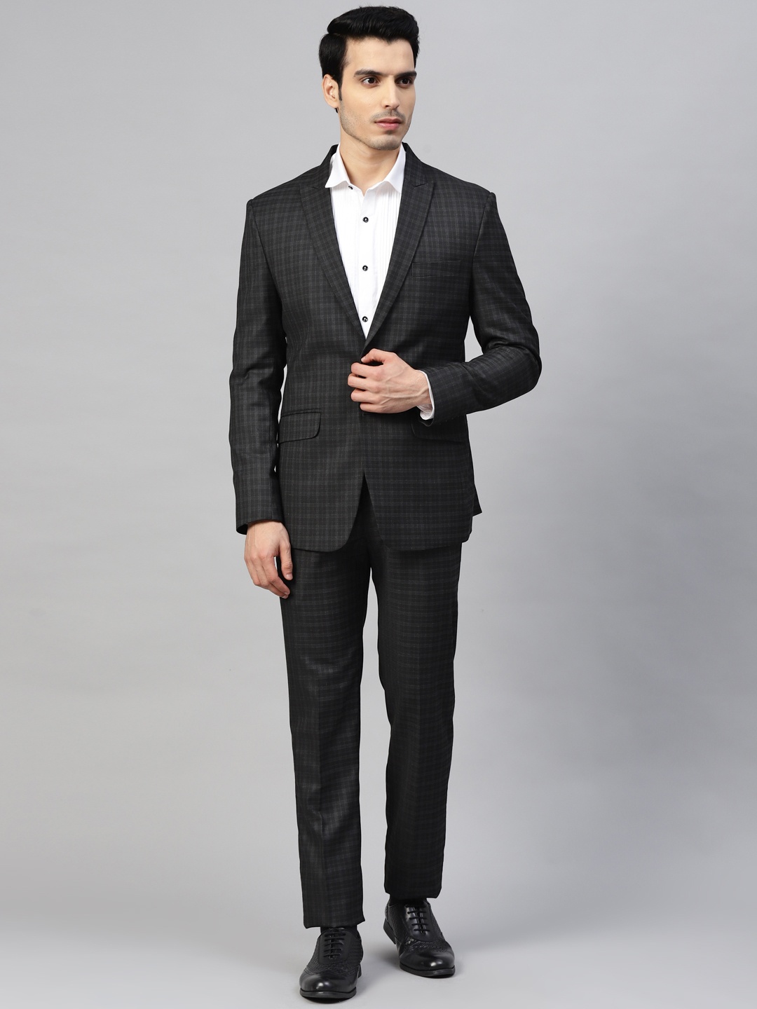

MANQ Men Black and Charcoal Grey Checked Slim Fit Formal Single Breasted Suit