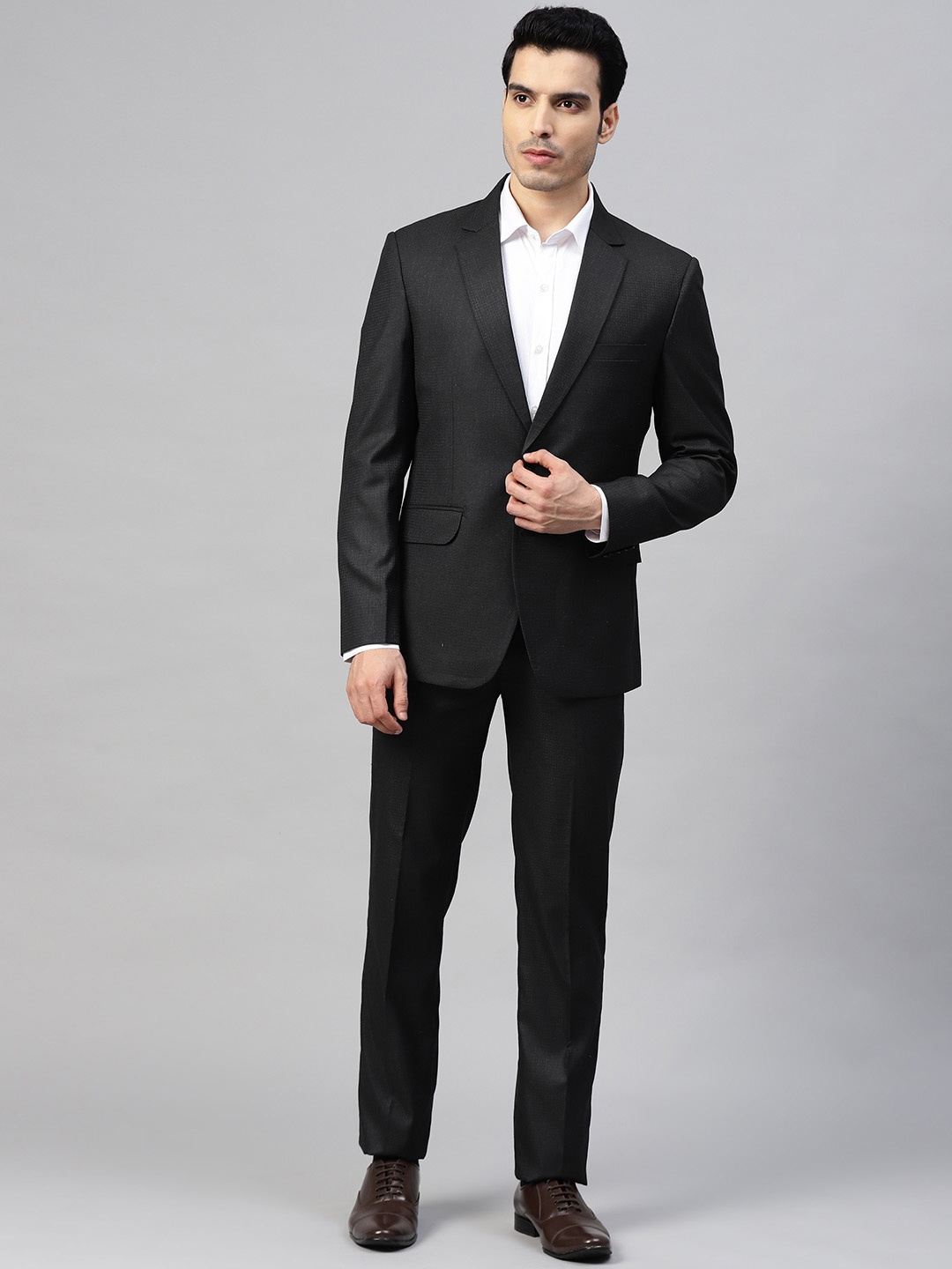

MANQ Men Black Self-Design Slim Fit Single-Breasted Suit