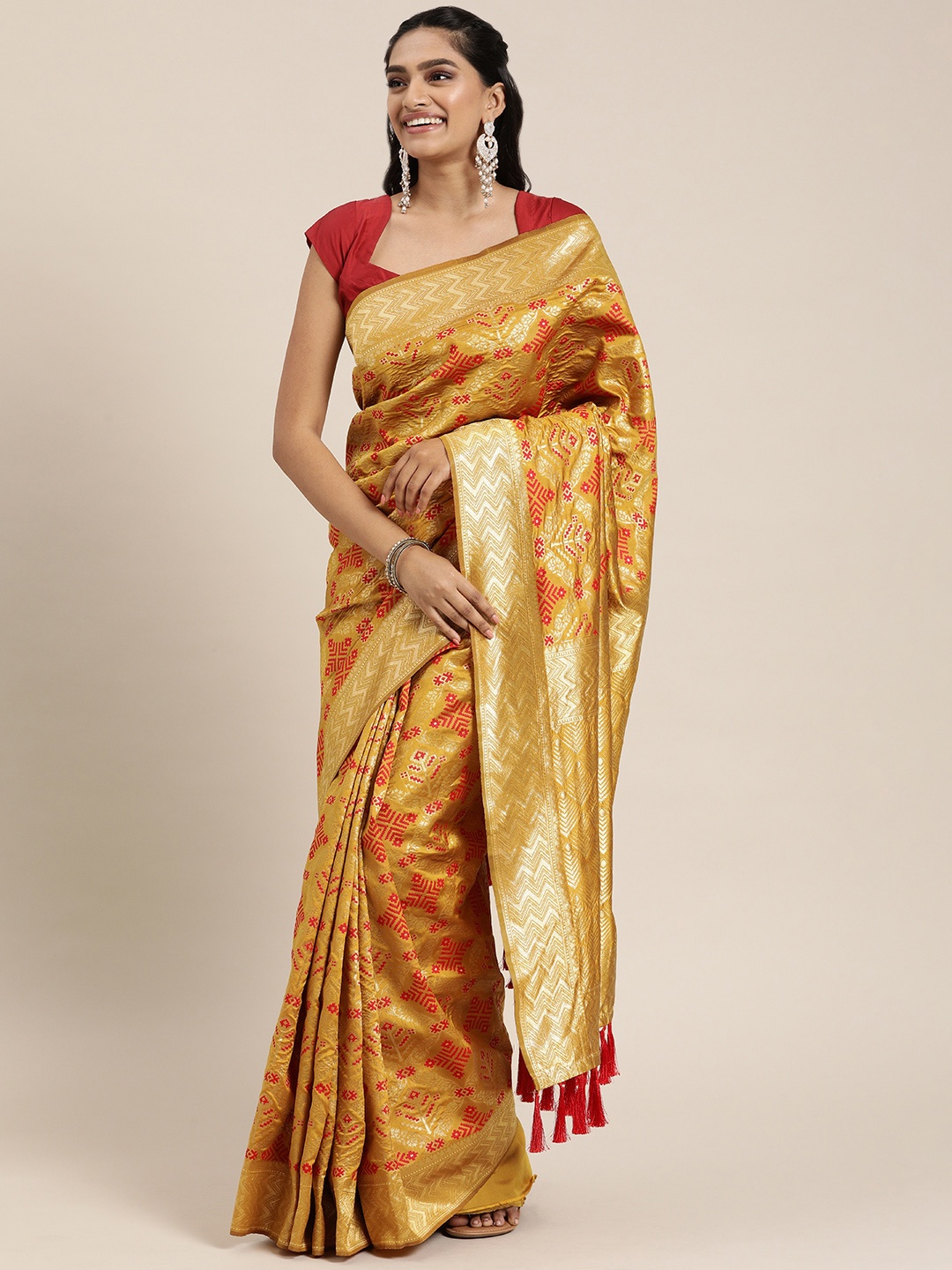 

VASTRANAND Yellow & Red Silk Blend Woven Design Patola Saree