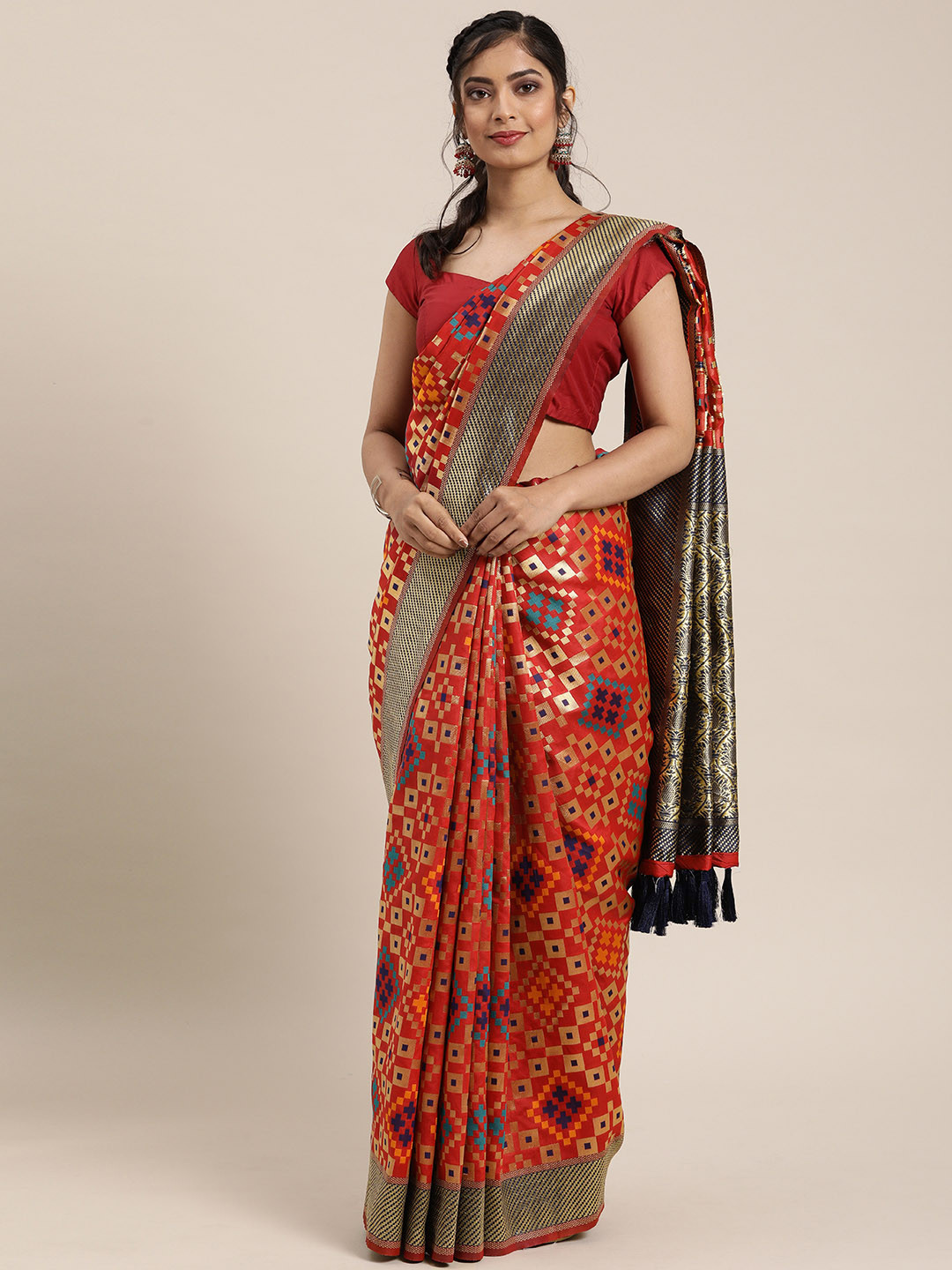 

VASTRANAND Red & Gold-Toned Silk Blend Woven Design Patola Saree