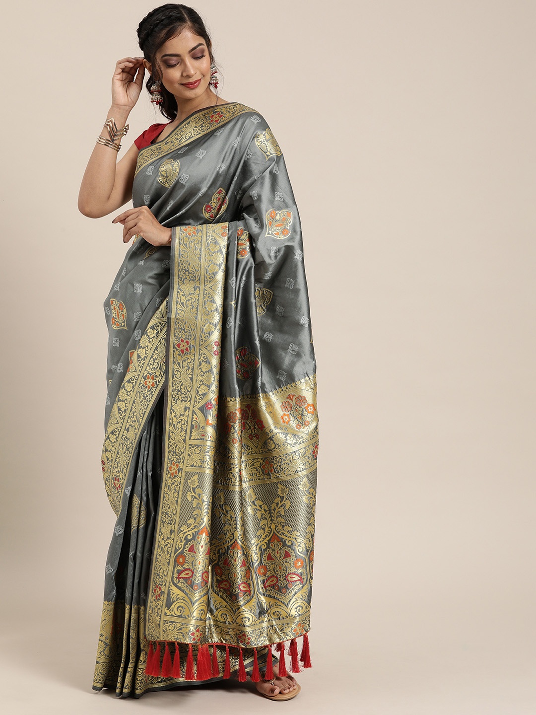 

VASTRANAND Grey & Gold-Toned Silk Blend Woven Design Kanjeevaram Saree