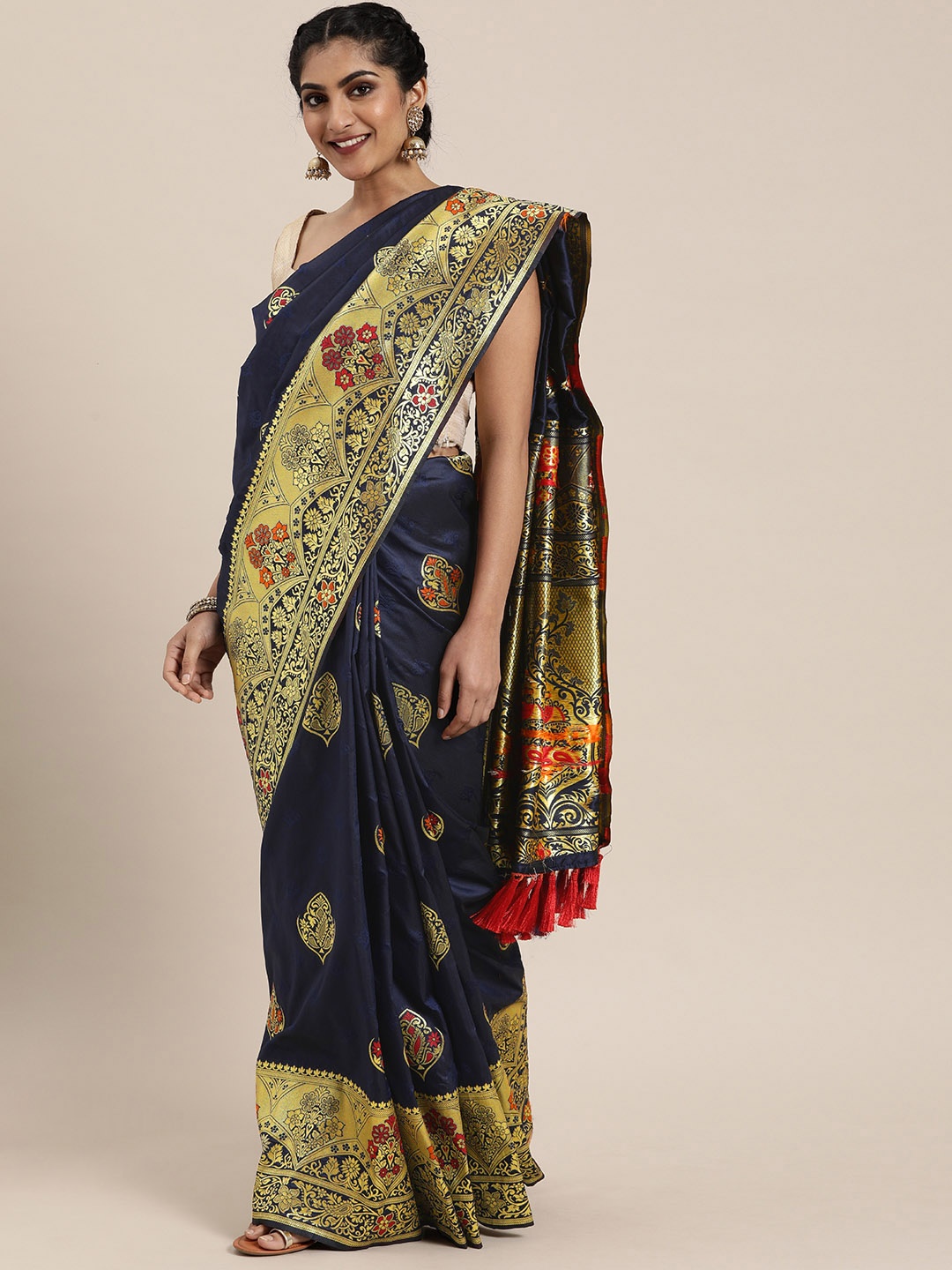 

VASTRANAND Navy Blue Silk Blend Woven Design Kanjeevaram Saree