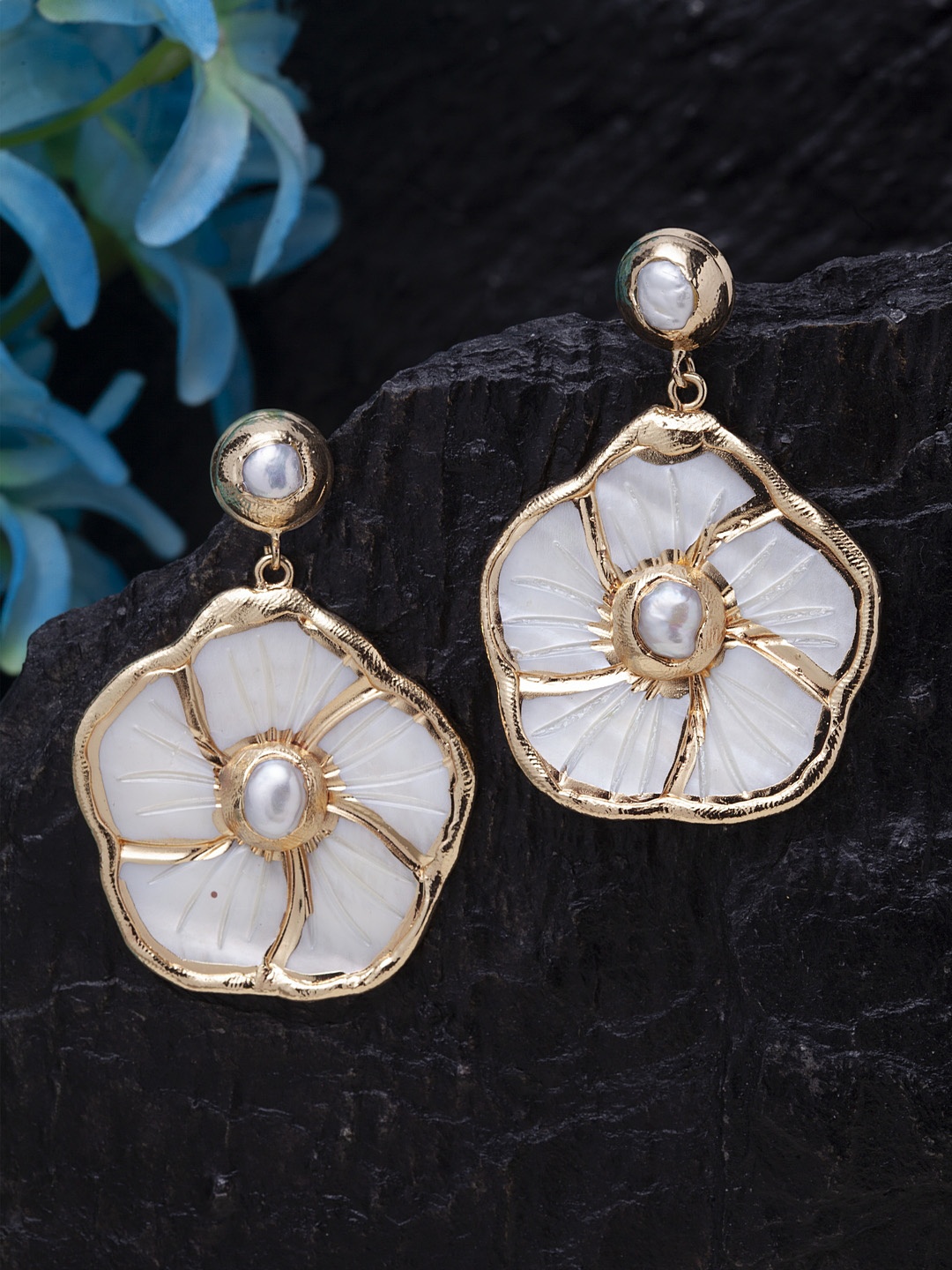 

SASSAFRAS Off-White Gold-Plated Shell Beaded Handcrafted Floral Drop Earrings