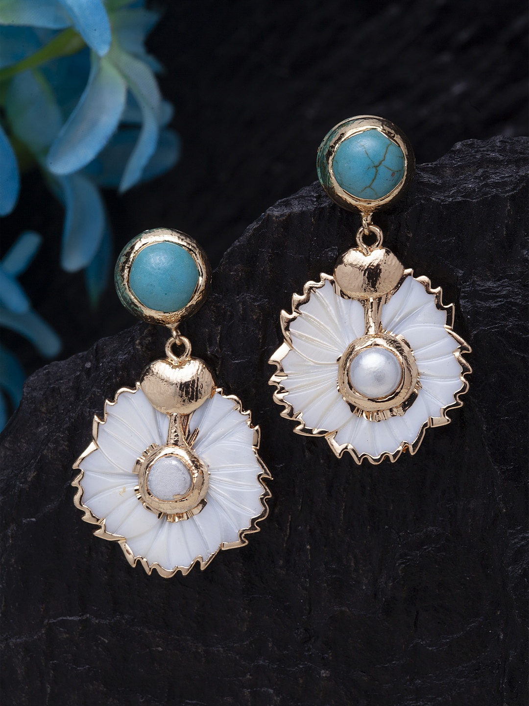 

SASSAFRAS White & Blue Gold-Plated Beaded Handcrafted Floral Drop Earrings