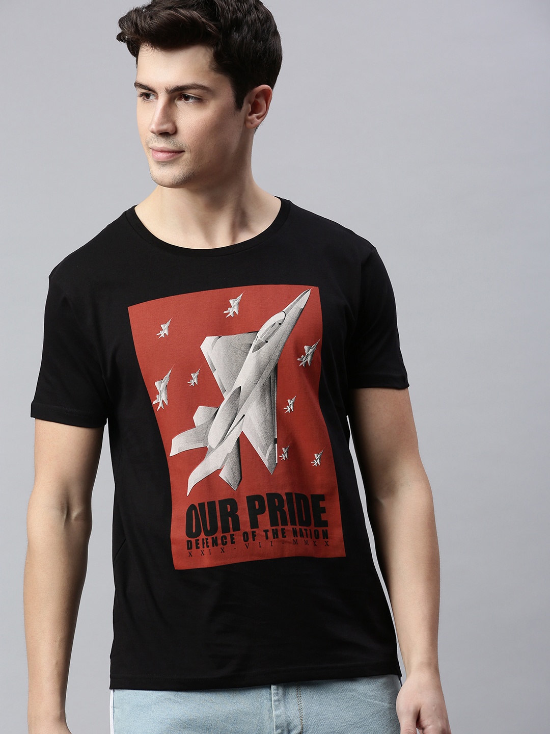 

HERENOW Men Black Printed Round Neck Pure Cotton T-shirt