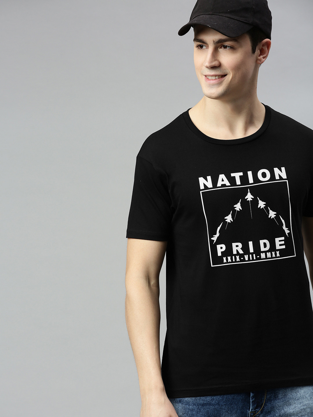 

HERENOW Men Black Printed Round Neck Pure Cotton T-shirt