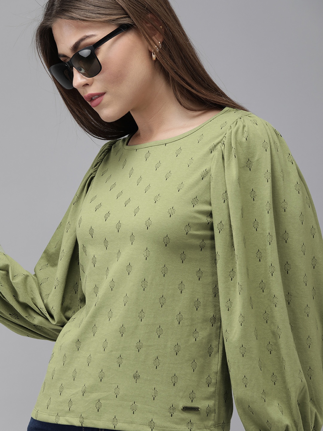 

Roadster Women Olive Green & Black Geometric Printed Balloon Sleeves Top