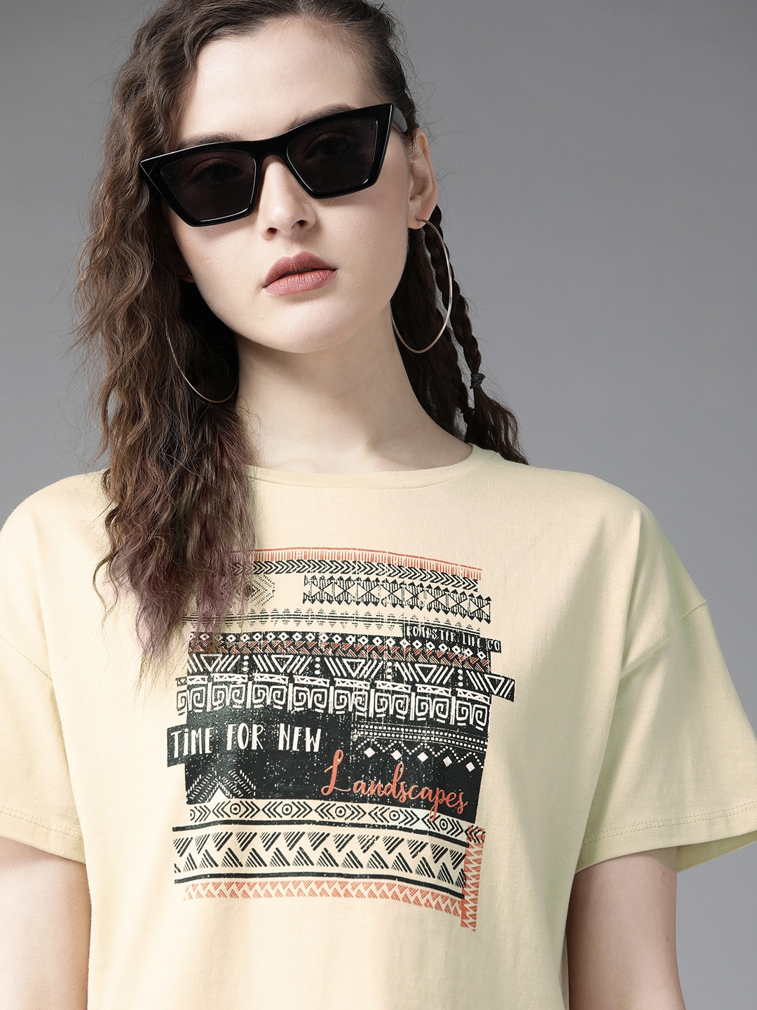 

Roadster Women Yellow & Black Printed Round Neck T-shirt