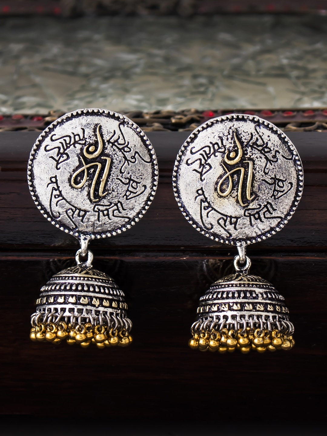 

Sukkhi Rhodium-Plated Silver-Toned & Gold-Toned Dome Shaped Jhumkas