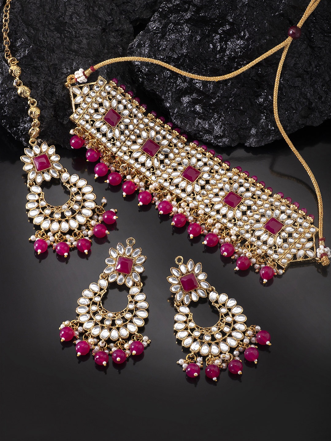 

Peora Gold-Plated & Red Kundan Studded Choker Jewellery set