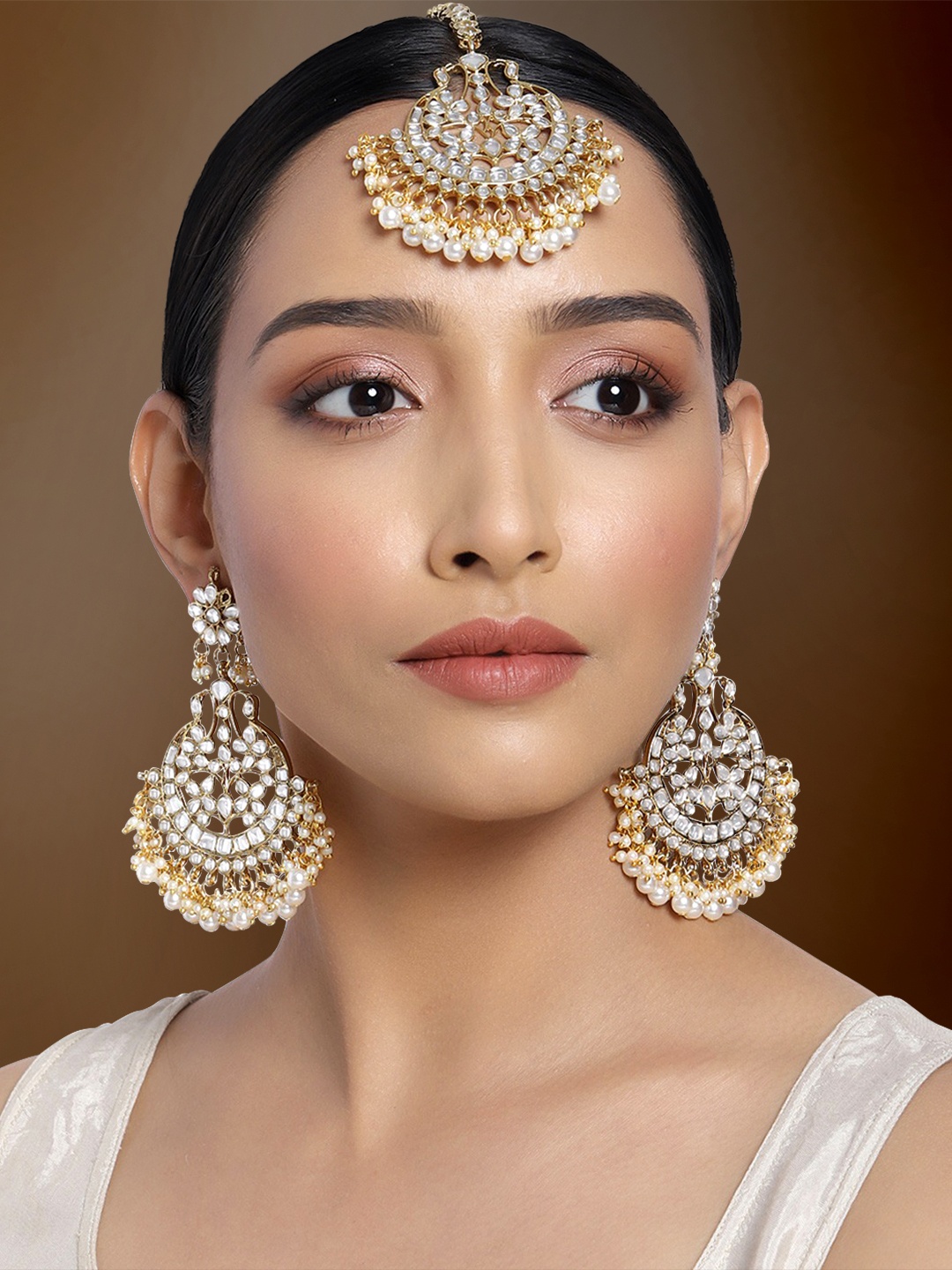 

Peora Women Gold-Plated Pearl & Kundan Studded Jewellery Set