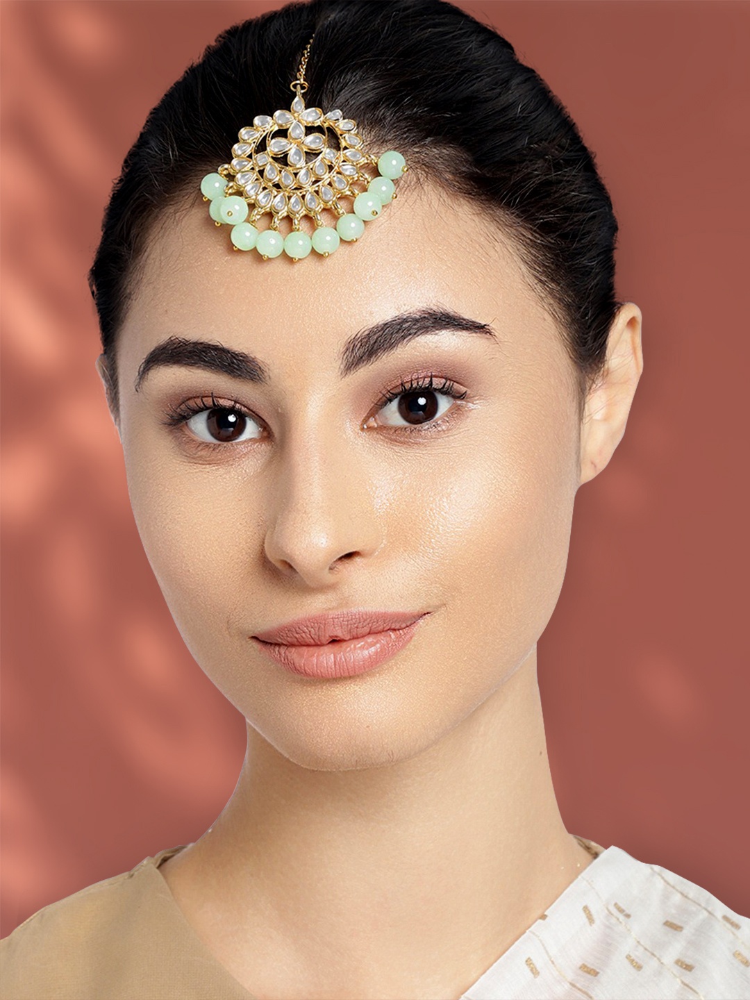 

Peora Sea Green Gold-Plated Kundan & Pearl Maang Tikka