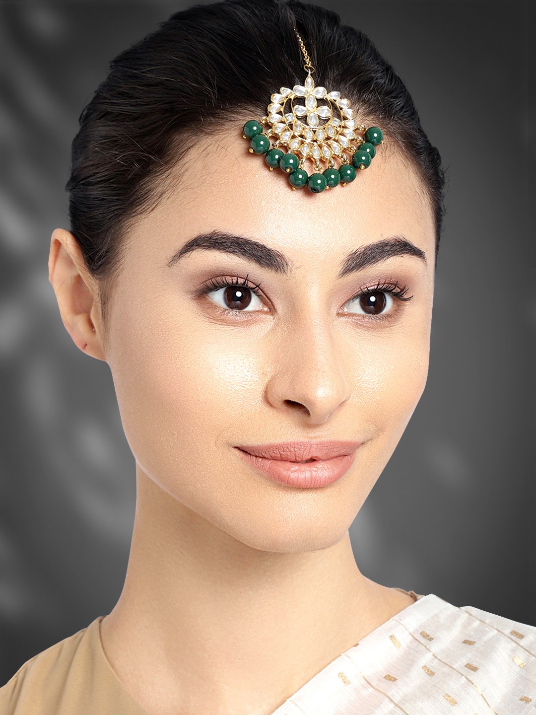 

Peora Green Gold-Plated Kundan & Pearl Maang Tikka