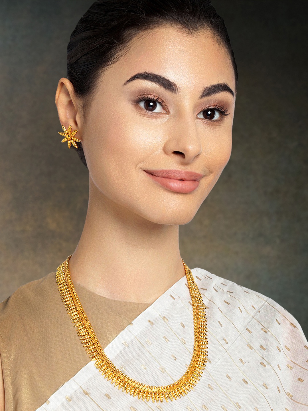 

Peora Gold Plated Temple Stone Studded Jewellery Set