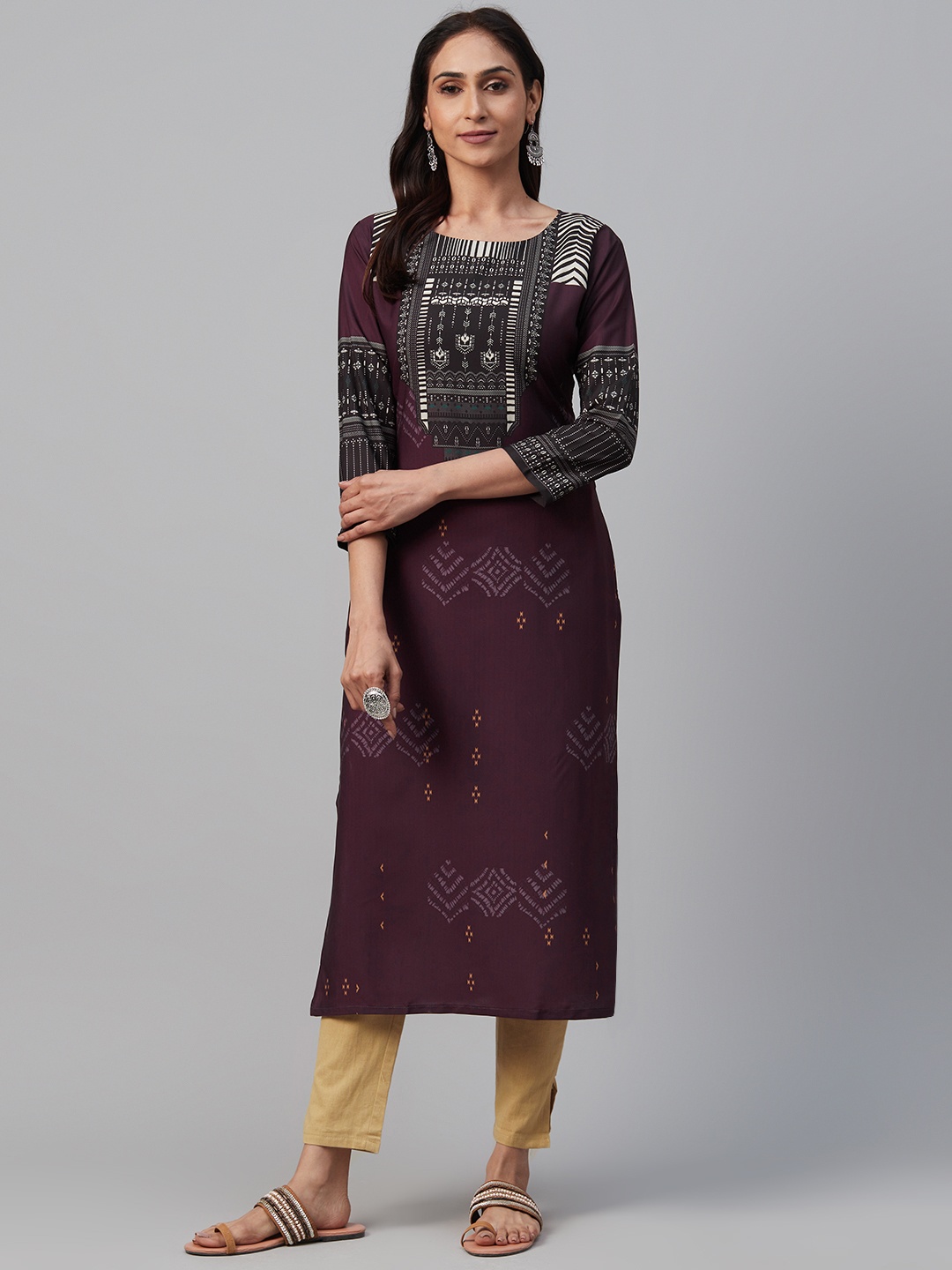 

AHIKA Women Aubergine & Black Printed Straight Kurta, Purple