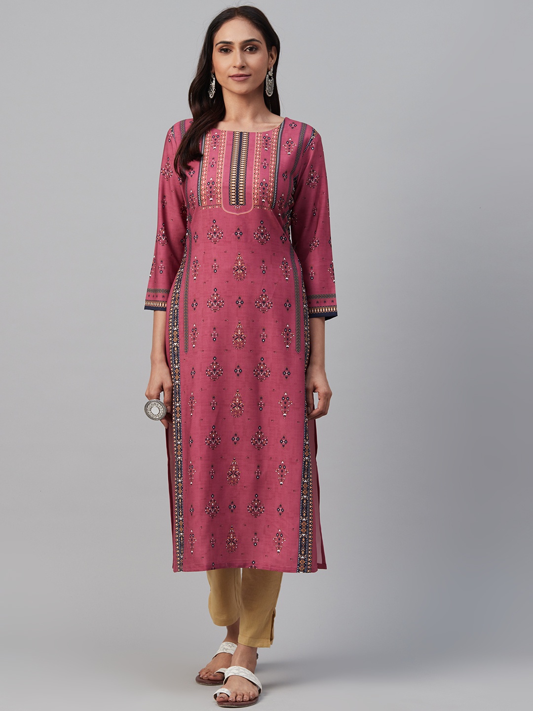 

AHIKA Women Pink & Black Printed Straight Kurta