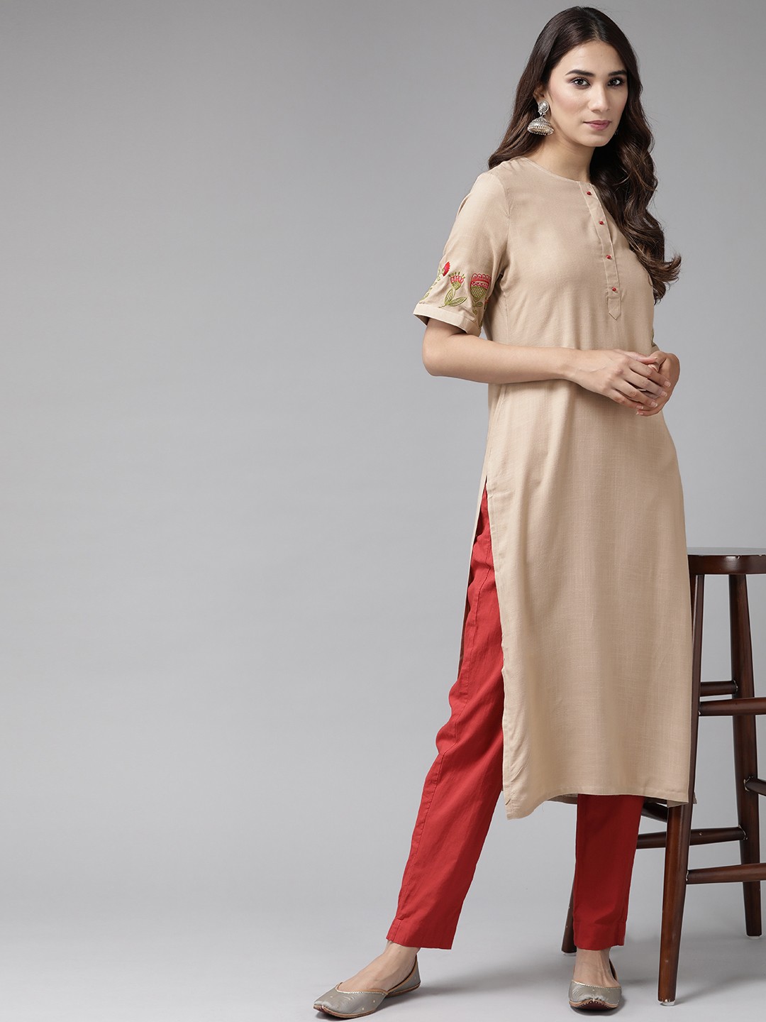 

Anouk Women Beige Solid Pakistani Style Kurta