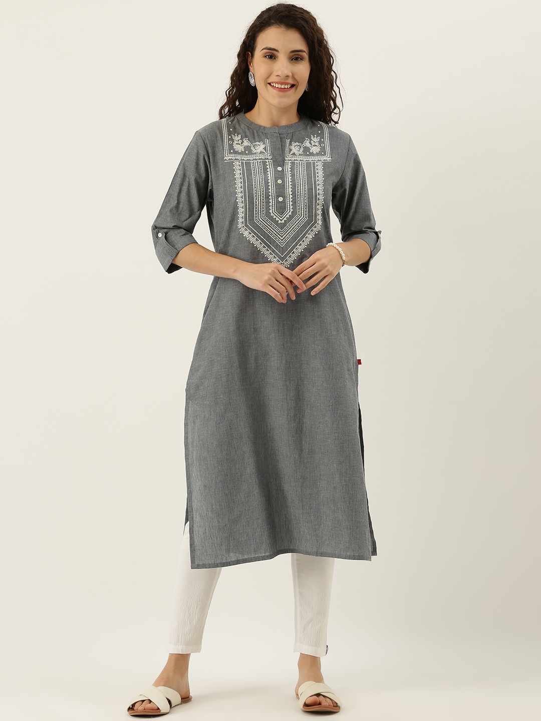 

FLAVIDO Women Grey & White Embroidered Straight Kurta