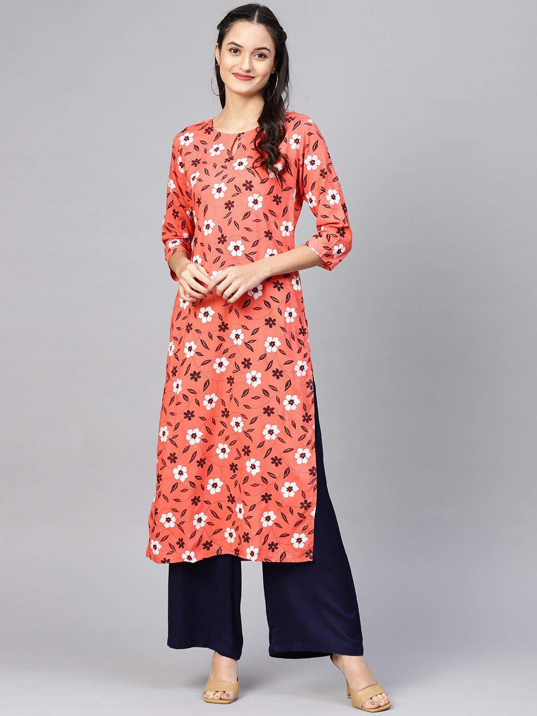 

Ginni Arora Label Women Peach-Coloured & Black Floral Print Straight Kurta