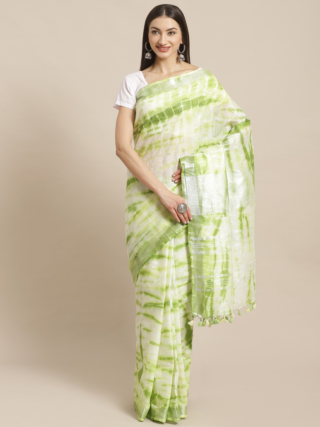 

Kalakari India Green & Off-White Dyed Bhagalpuri Handloom Saree