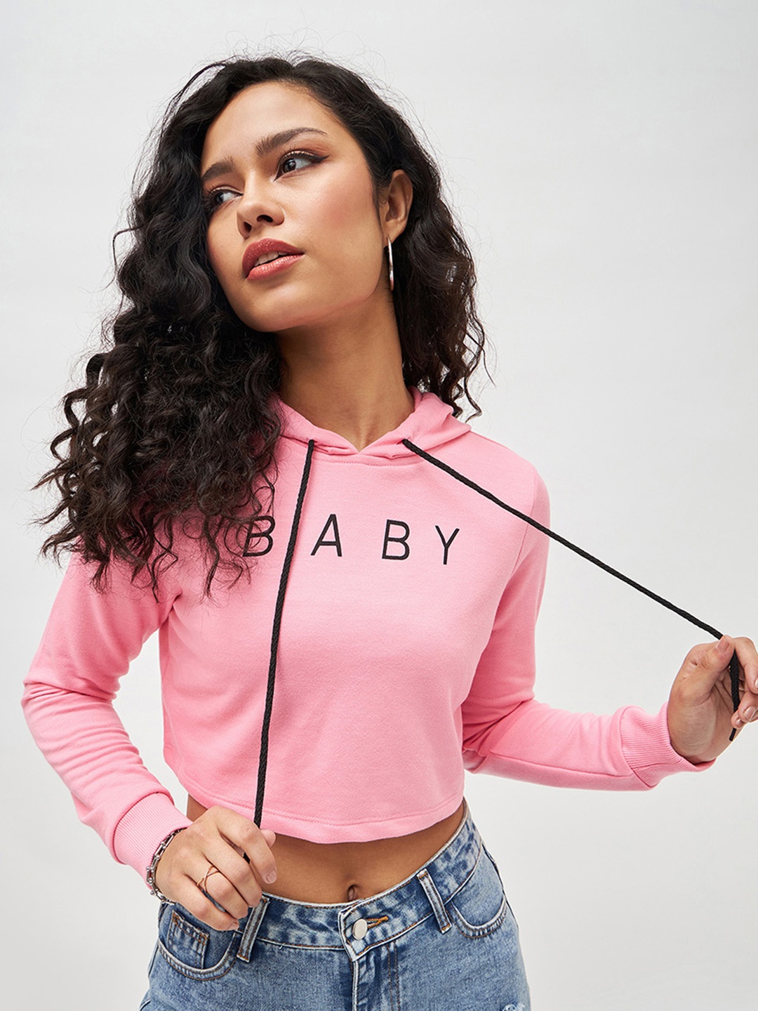 

SASSAFRAS Women Pink Solid Hooded Cropped Sweatshirt with Printed Detail