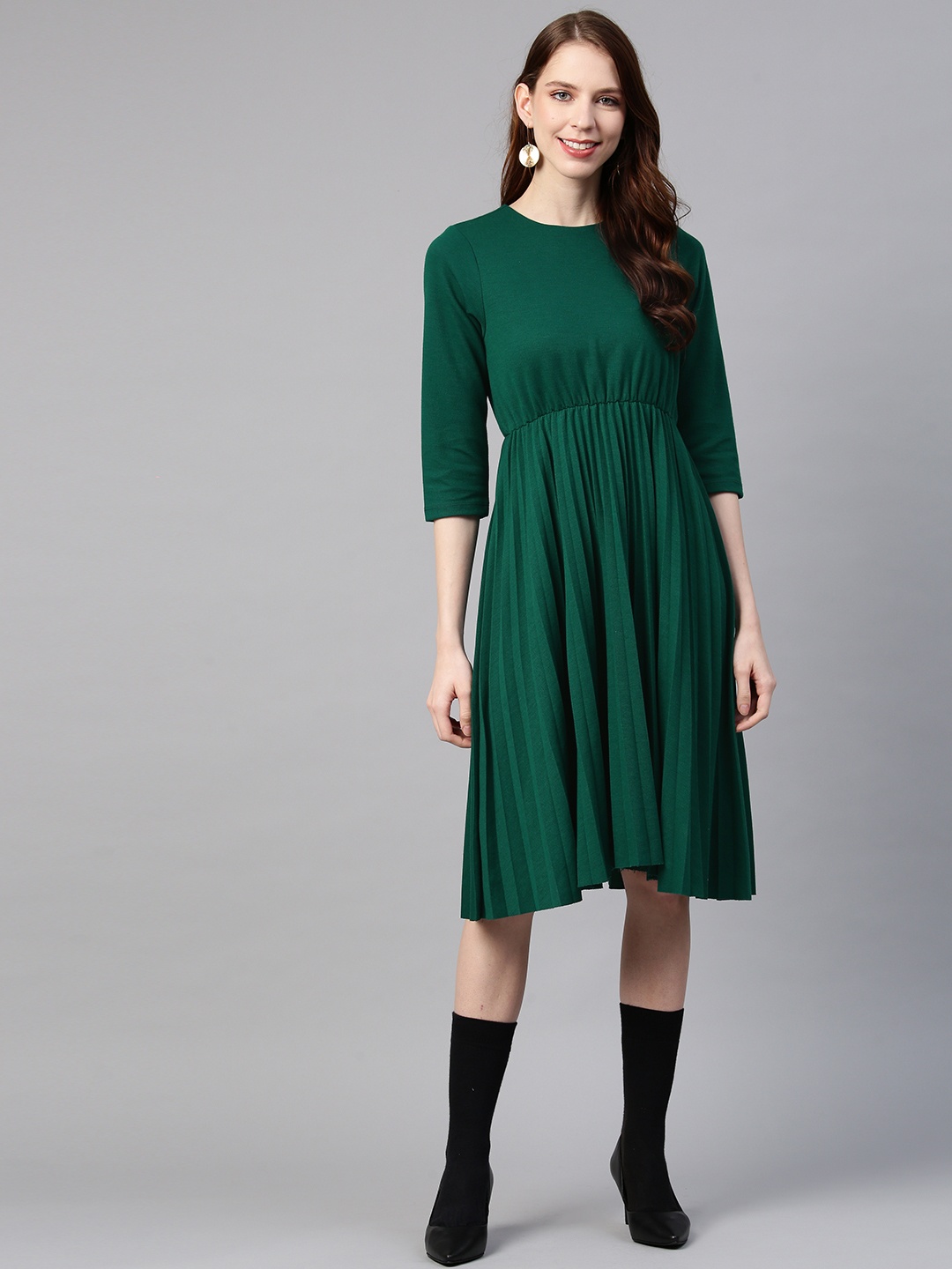 

SASSAFRAS Women Green Solid Accordion Pleated A-Line Dress