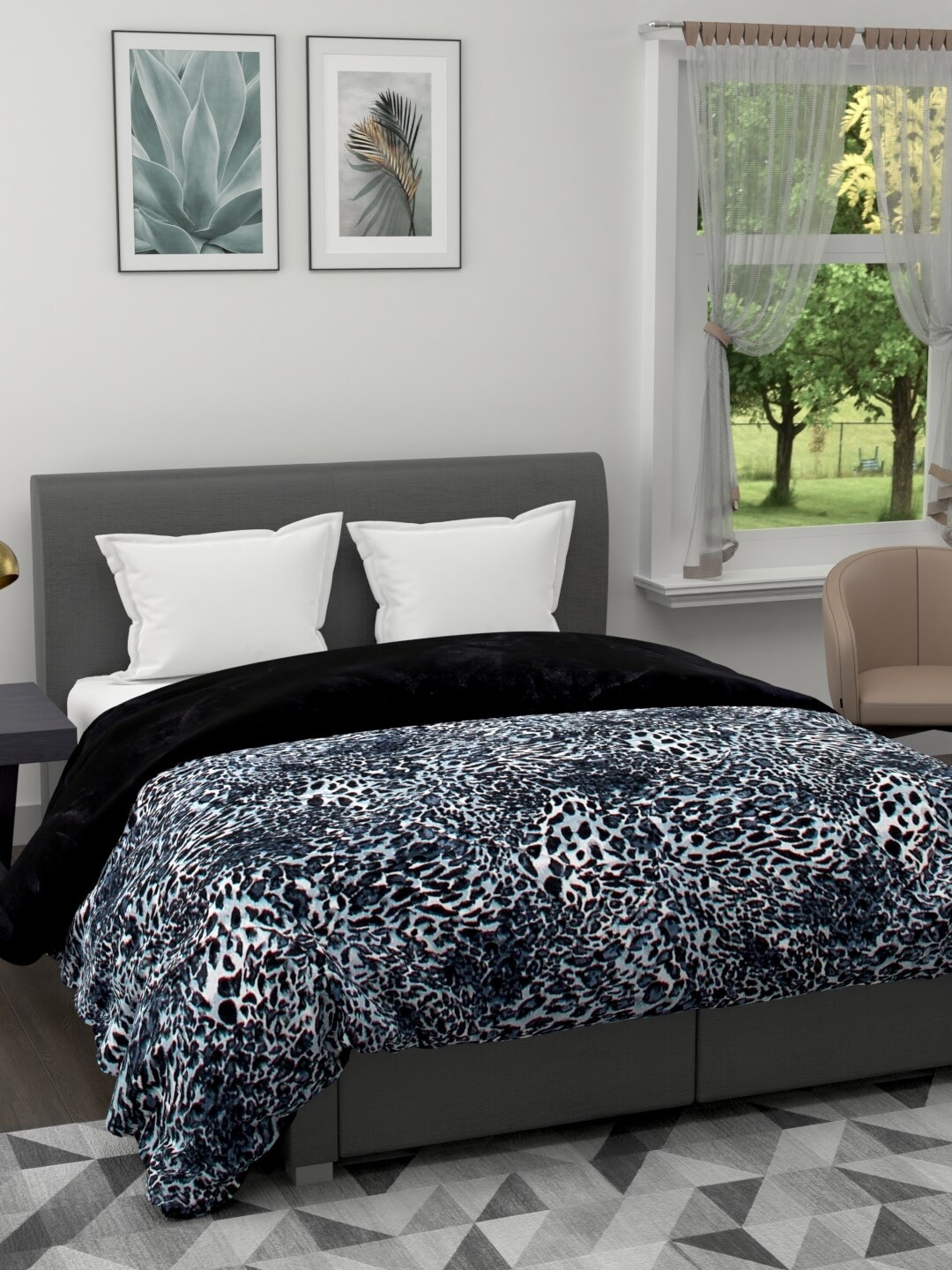 

A Homes Grace Black & Blue Abstract Heavy Winter 850 GSM Double Bed Quilt