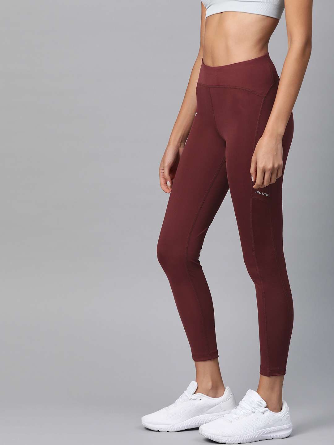 

Alcis Women Burgundy Solid Cropped Tights