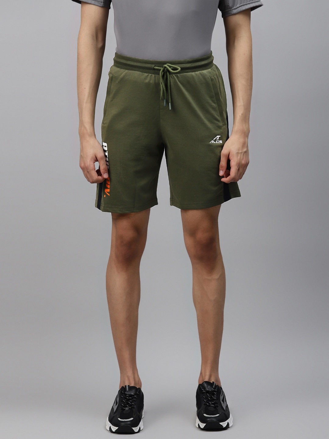 

Alcis Men Olive Green Solid Regular Fit Sports Shorts