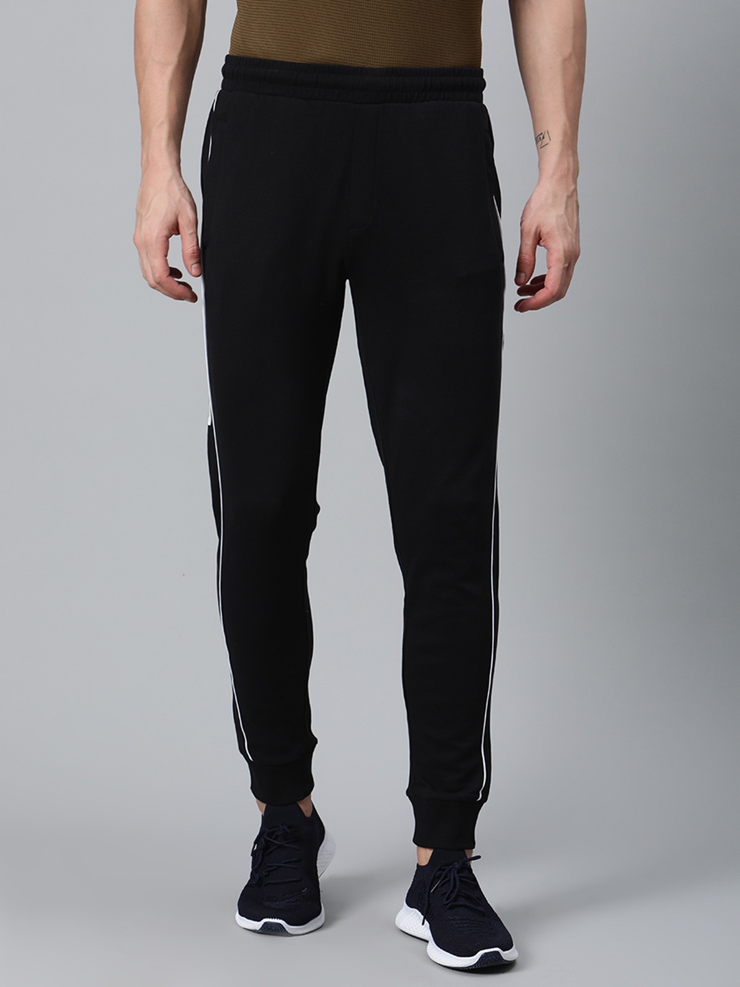 

Alcis Men Black Slim Fit Solid Joggers
