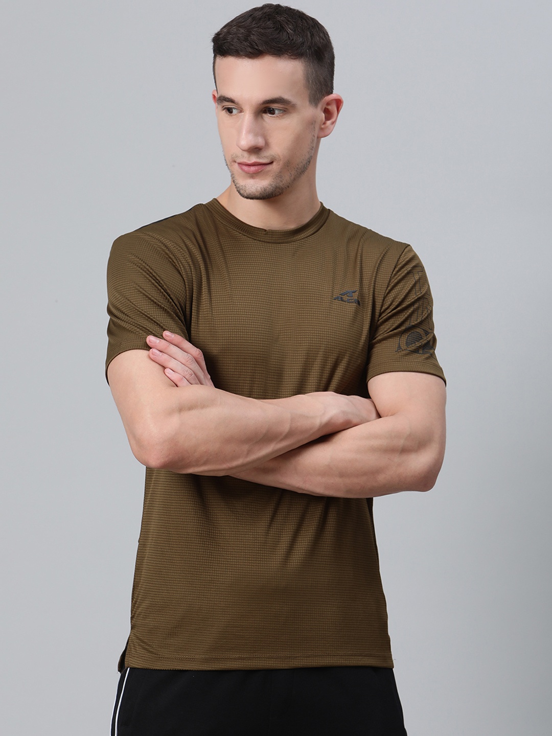 

Alcis Men Olive Green Self Checked Round Neck Training T-shirt