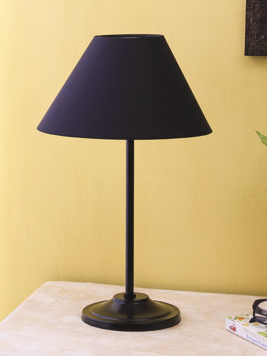 

Devansh Black Solid Traditional Frustum Table Lamp