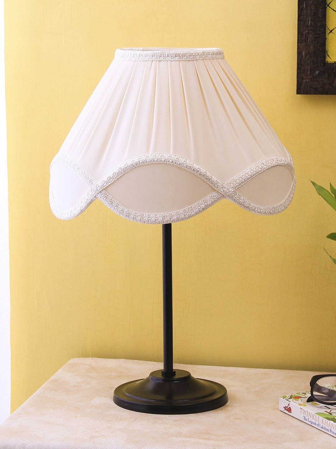

Devansh Cream-Coloured Solid Traditional Table Lamp