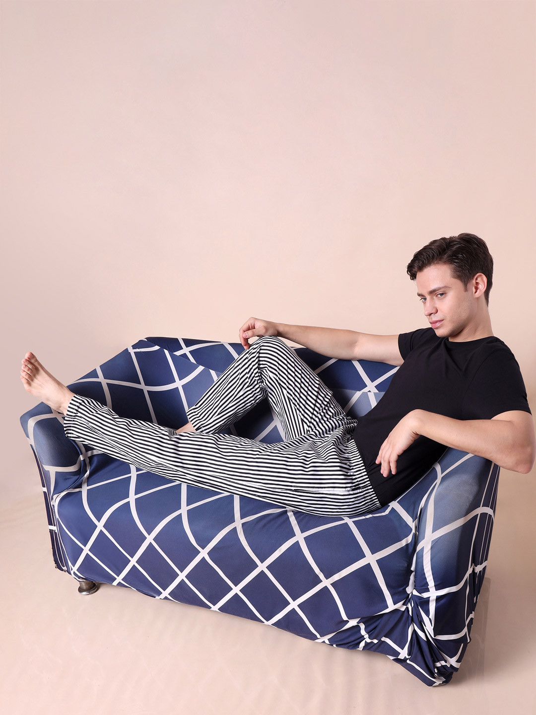 

URBAN SCOTTISH Men White & Grey Striped Lounge Pants
